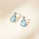 【無料ラッピング】  ヨンドシー 4℃ Summer Collection K10ホワイトゴールド ピアス Luminous cutシリーズ ブルー トパーズ ダイヤモンド ブランド 正規品 新品 ギフト プレゼント 人気 おすすめ 誕生日 記念日 クリスマス 送料無料