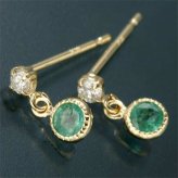 ピアス 5月 誕生石 エメラルド アンティーク調 バースデイピアス K18 イエローゴールド ミル打ち ジュエリー 天然石 アクセサリー レディース ギフト プレゼント