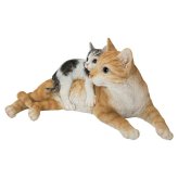 置物 猫 腹ばいの親子猫 茶トラ 子猫 幅32cm woobia ウービア リアル かわいい おしゃれ 玄関 インテリア オブジェ ガーデン 親子 ペア 二匹 ふたご 動物 ネコ 癒し 北欧 リビング プレゼント ギフト 新築祝い 猫好き