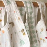 スタイ ビブ 3枚セット 出産祝い aden+anais エイデンアンドアネイ エレファントサーカス よだれかけ スナップビブ コットン100% ダブルガーゼ3層 大きめ 洗える 離乳食 お食事エプロン ベビー 新生児 内祝い 出産内祝い 男の子 女の子 ギフト 双子 2人目 きょうだい