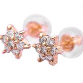 ダイヤモンド ピアス K18 イエローゴールド 0.2ct 花 フラワーモチーフ スタッドピアス 18金 ダイヤ 鑑別カード付 レディース プレゼント ギフト