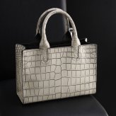 クロコダイル トートバッグ 2WAY ショルダーベルト付き 日本製 マット 加工 センター取り あおりポケット 付き クロコダイルバッグ ハンドバッグ レディースバッグ 本革 鰐革 保証書 付き プレゼントギフト (06001685r)