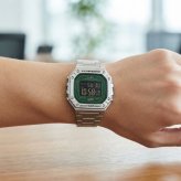 カシオ 腕時計 メンズ グリーン シルバー デジタル CASIO 海外モデル 50m防水 ストップウォッチ アラーム LEDライト メタル ステンレス レトロ おしゃれ プレゼント ギフト 収納ケース付き 成人 卒業 入学