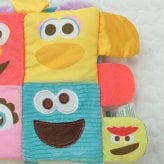 セサミストリート ソフトブック | 絵本 布絵本  エルモ クッキーモンスター 新生児 0歳 1歳児 赤ちゃん ベビー おもちゃ 玩具 知育玩具 仕掛け絵本 音 お出かけ おでかけ カラフル ベビーカー