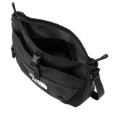 ノースフェイス ショルダーバック リープショルダー THE NORTH FACE NM72601 LEAP SHOULDER 8L 標準的なサイズ 長財布 ペットボトル 折りたたみ傘 ブラック 黒 ホワイト レッド グレー