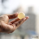 イエローカルサイト 丸玉 天然石 33mm 一粒 水晶玉 ボール パワーストーン 浄化 置き石 インテリア 飾り 本物 小物 雑貨