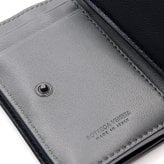 ボッテガヴェネタ BOTTEGA VENETA 三つ折り財布 イントレチャート メンズ レディース ブラック 黒 グレー 小銭入れ付き ミニ財布 ラムレザー 本革 カード入れ6つ 515385 V3UN2 1295 コンパクト