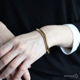 ステンレス ニュアンスバングル メタルバングル ウェーブ シンプル こなれ感 ゴールド シルバー 腕輪 鏡面 太め 不規則ライン 可愛い 大人 つやつや 人気 ボーンカフ つけっぱなし プチプラ レディース 女性 金属アレルギー対応 ブレスレット