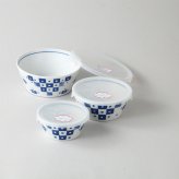 ブロックチェック軽量三つ組パック（青） 磁器 美濃焼 やきものの里から、暮らしを贈ります。　ギフト 食器 セット テーブルウェア