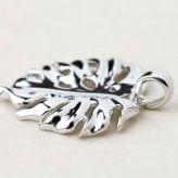 ハワイアンジュエリー シルバー ペンダントトップ モンステラ 上品 大人テイスト シルバー925 ロジウムコーティング ネックレス チェーン別売 メンズ レディース 誕生日 プレゼント ハロウィン 【品番：012-11-03】