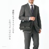 日本製 本革 かぶせ ショルダーバッグ メンズ ショルダー 肩掛け 斜めがけ バッグ スクエア 四角 小さめ バッグ ブランド 20代 30代 40代 軽量 軽い フラップ ポケット 多め ストラップ 太め ファスナー付き ブラック 黒 キャメル ブラウン ベージュ ネイビー 革 おしゃれ