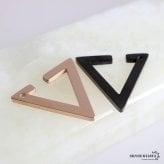 ステンレス 人気沸騰中 トライアングルイヤーカフ フェイクピアス ノンホール 三角 耳飾り シンプル ゴールド 金 メンズ レディース 片耳用 イヤリング 男性 女性