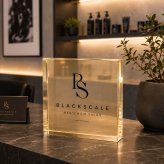 周年記念 ガラスブロック メンズサロン まつげサロン 新規開店 開店記念 店舗看板 ディスプレイ 誕生日 オリジナル カウンター プレゼント 周年記念品 開業記念 スタッフ 開業祝い サプライズ ギフト ロゴ入り 開店祝い おしゃれ 店舗 サロン 記念日 名入れ 高級 特注 周年祝い 贈り物 受付 店頭 たこ焼き店 眉毛サロン エステサロン 看板 開院祝い 移転祝い 経営者 店舗ロゴ【c11】