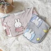 ミッフィー ブランケット miffy ひざ掛け 毛布 ポンチョ 蓄光 光る M 80×120cm キャラクター おしゃれ かわいい 防寒 寒さ対策 オフィス 学校 リビング 暖かい ふわふわ ポリエステル 洗える Dick Bruna ファニーブランケット 膝掛け 肩掛け 誕生日 プレゼント ギフト 秋 冬