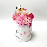 【公式ライセンス商品】送料込み スヌーピーローズアレンジHUG・Happy Birthday【プリザーブドフラワー フラワーアレンジメント カップ 花 お花 キャラ スヌーピー 雑貨 インテリア プレゼント ギフト 母の日　誕生日 記念日 お祝い】