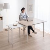 伸縮スライド式ダイニングテーブル長方形 拡張 コンパクト 便利調整 スムーズ シンプル スタイリッシュ 木製 耐久性 省スペース 機能性 カジュアル ナチュラル 使いやすい デザイン リビング シーン リラックス 家具 快適 北欧風 新生活