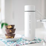 名入れ ポケットサーモボトル パープル 紫 選べる13色 130 mL 保温 保冷 ステンレス製 ボトル 水筒 イニシャル 真空二重構造 プレゼント 父の日 母の日 誕生日 夫婦 結婚祝い 敬老の日 77歳 喜寿祝い 紫色のプレゼント