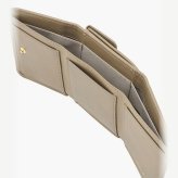 【無料ラッピング】 アニエスベー agnes b 財布 折財布 レザー 三つ折り ウォレット Nathalie ベージュブランド 正規品 新品 ギフト プレゼント 人気 おすすめ 誕生日 記念日 クリスマス 送料無料 abb522292