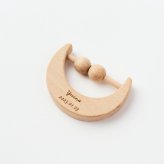 SALE￥4980→￥2980【名入れ 刻印無料】木製 ベビー おもちゃ 4点セット 出産祝い 誕生日 プレゼント 天然木 ガラガラ ラトル 星 車 ベル シンプル ナチュラル 安心 人気 男の子 女の子 ギフト 木のおもちゃ 赤ちゃん 知育 モンテッソーリ