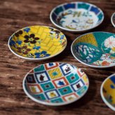 【誕生日・結婚祝い】九谷焼 麗和 豆皿 3.0寸 花鳥風月・福招きシリーズ 縁起物 小皿 醤油皿 和食器 おしゃれ ギフト 箱入り 九谷結窯