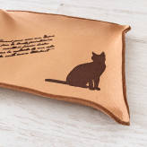 猫好きへ贈る 本革レザートレイ｜鍵・メガネ・アクセサリー置き｜15×10cm