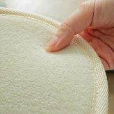 ラグ カーペット クッションマット マット 120×170cm ピタリ すべり止め 下敷き 滑り止め 手洗い 防音マット 防音 防ダニ加工 ホット 対応 床暖房対応 ウレタン入り下敷き 保温性 下 絨毯下 便利 無地 ホワイト オールシーズン