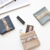 ばね口 マルチポーチ 【 インド刺繍 01 × シュリンクレザー 】 本革 姫路レザー 小物入れ アクセサリーポーチ 贈り物 母の日