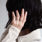シルバー925 極細リング センター ラインリング 華奢 シンプルリング シルバー レッド ブラック 指輪 高見え ワンポイント 重ね付け レディース 女性 金属アレルギー対応