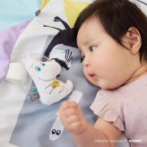 出産祝い MOOMIN BABY ムーミンベビー プレイマット ムーミン スウィートドリーム ニョロニョロ 円形 直径96cm ベビーマット 赤ちゃん カシャカシャ おもちゃループ 中綿 北欧 月齢フォト 寝相アート 0歳 新生児 ハーフバースデー 男の子 女の子 ベビーシャワー 出産内祝い ギフト