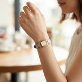 コーチ 腕時計 レディース 正規品 5年保証 リース スクエア 小ぶり ホワイト 白 ベージュ ゴールド レザーベルト 軽量 上品 おしゃれ 女性 彼女 妻 母 娘 誕生日 記念日 プレゼント ギフト 純正ショッパー付き COACH REESE 成人 卒業 入学