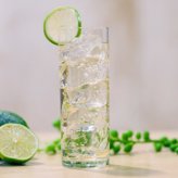 敬老の日【送料無料】【香る麦焼酎】本格麦焼酎 霧島 ほろる 900ml 霧島酒造 あじさい 紫陽花酵母 むぎ ギフト のし 熨斗 ラッピング 包装 送料無料（北海道・沖縄を除く）