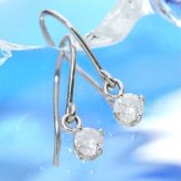 プラチナ 0.1ct フックピアス ダイヤモンド レディース 揺れる ダイヤピアス シンプル 宝石 天然石 記念日 誕生日 ギフト プレゼント 贈り物 華奢 上品 デイリー