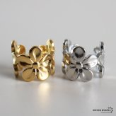 ステンレス フラワーイヤーカフ お花イヤーカフ シンプル かわいい 透かし メタル ゴールド 18KGP シルバー 片耳1点 プチプラ 耳の穴不要 痛くない レディース 女性 金属アレルギー対応フェイクピアス ノンホール イヤリング