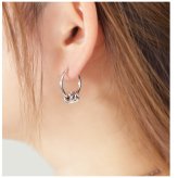 ハワイアンジュエリー ピアス 金属アレルギー対応 純チタンポスト シルバー925 スクロール チャーム フープピアス クロッシングピアス 20G(ゲージ) 幅20mm レディース 誕生日 プレゼント ハロウィン 【品番：HE-SP3263】