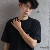 ステンレス フェザー バングル ゴールド メンズ ブレスレット 羽根モチーフ ダブルフェザー 立体デザイン 曲線 オープンタイプ ネイティブ アメカジ カジュアル 大人 おしゃれ 手元アクセント 重ね付け 金属アレルギー対応