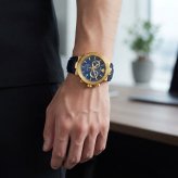 ヴェルサーチ 腕時計 メンズ アーバンミスティーク 1本限り クロノグラフ ブルー ネイビー ゴールド レザー 44mm VERSACE URBAN MYSTIQUE スイス製 サファイアガラス プレゼント ギフト 成人 卒業 入学