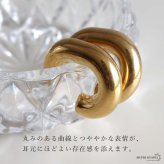 ステンレス 太幅 C型 フープピアス 2カラー レディース アクセサリー ぷっくり ボリューム 艶感 曲線 シンプル 存在感 大人可愛い おしゃれ 上品 カジュアル きれいめ モード ベーシック 耳元 顔周り 両耳用2点セット