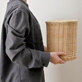 ゴミ箱 ラタンで編まれた丸いバスケット 丸形 円形 丸い 見えない ダストボックス くずかご ごみばこ 鉢カバー 縦型 アジアン リビング バリ雑貨 アジアン雑貨 おしゃれ アジアン家具 ゴミ箱 天然素材100%のアジアンバスケット 寝室 籐 ごみ箱