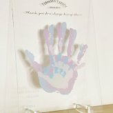 【送料無料 / 発送前にサンプル作成で安心】親子手形アート〈 等身大 サイズ！写真を送るだけ 〉 1歳 手形アート 家族 手形 記念 アート ファミリー アクリル クリアボード 誕生日 ファーストバースデー Hand Boad メモリアルグッズ 赤ちゃん 名前入り プレゼント 子供 親子 兄弟 姉妹 ベビー 孫 名入れ ギフト