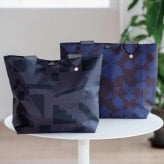 新作追加 保冷トート mon-sac モンサク エコバッグ トートバッグ トート 保冷 保温 折りたたみ 簡単 軽量 収納 コンパクト チャーム付き マチあり マチ広 大容量  丈夫 大判サイズ おしゃれ かわいい コンビニ ショッピングバッグ トラベルバッグ 肩掛け