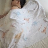 【お名前入りブランケット】チラシ柄 Dinosaurs Party 恐竜パーティー 名入れ ギフト 出産祝い ニューボーン 誕生日 出産準備 撮影アイテム ベビーブランケット