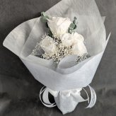 プリザーブドフラワー白い薔薇5輪のふんわり花束（花束ラッピング）