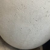 鉢カバー おしゃれ 大型 15号 11号 M S サイズ 植木鉢 KONTON コントン ループス イグニアス 丸型 ラウンド ファイバーストーン 軽量 室内 屋内 高級 北欧 モダン ナチュラル 観葉植物用 サボテン 多肉植物 特大 玄関 プランター 底穴なし オフホワイト チャコール