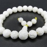 天然石マザーオブパール蓮の花彫り8mm前後玉数珠ブレスレット