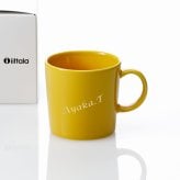 Ittala イッタラ ティーマ マグ 300ml ハニー 名入れ彫刻代込み 誕生日 記念日 プレゼント 名前 彫刻 刻印 サプライズ ノベルティ 母の日 父の日 記念品 法人記念品 クリスマス マグカップ 敬老の日 耐熱 レンジOK オーブンOK 北欧 シンプル イエロー