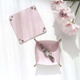 【ジュエリートレー】父の日 母の日 誕生日 名入れ ギフト プレゼント クリスマス 日本製 ホワイトデー バレンタイン 結婚記念日 記念日 結婚祝い 就職祝い 入学祝い 卒業祝い 退職祝い 還暦祝い 出産祝い お返し お礼 お祝い 御祝い 新生活 成人祝い 昇進祝い 送別会 贈り物 女性 男性 彼女 妻 送料無料 友達 20代 30代 40代 50代 彼氏 人気 おしゃれ 本革 ポーチ