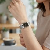 カシオ 腕時計 レディース ブラック ゴールド シルバー アナログ スクエア レトロ メッシュベルト ステンレス 海外モデル 逆輸入 小さめ 薄型 仕事 誕生日 プレゼント ギフト CASIO 収納ケース付き 成人 卒業 入学