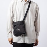カルバンクライン Calvin Klein BOLD FLATPACK ボールド フラットパック LV04D3178G ショルダーバッグ メンズ バッグ