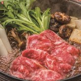 送料無料 北海道産地直送 東日本フード 北海道の銘柄牛白老牛肩ロースすき焼き350g  ※ご注文後約7～10日前後での発送となります。沖縄・離島へは別途配送料が発生いたします お取り寄せグルメ スイーツ