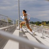 【選べるノベルティー付き】スント SUUNTO RUN 2 FEATHER GOLD ラン ２ フェザーゴールド 4GB SS051724000 シリコンバンド スマートウォッチ 腕時計 メンズ レディース【2026 新作】